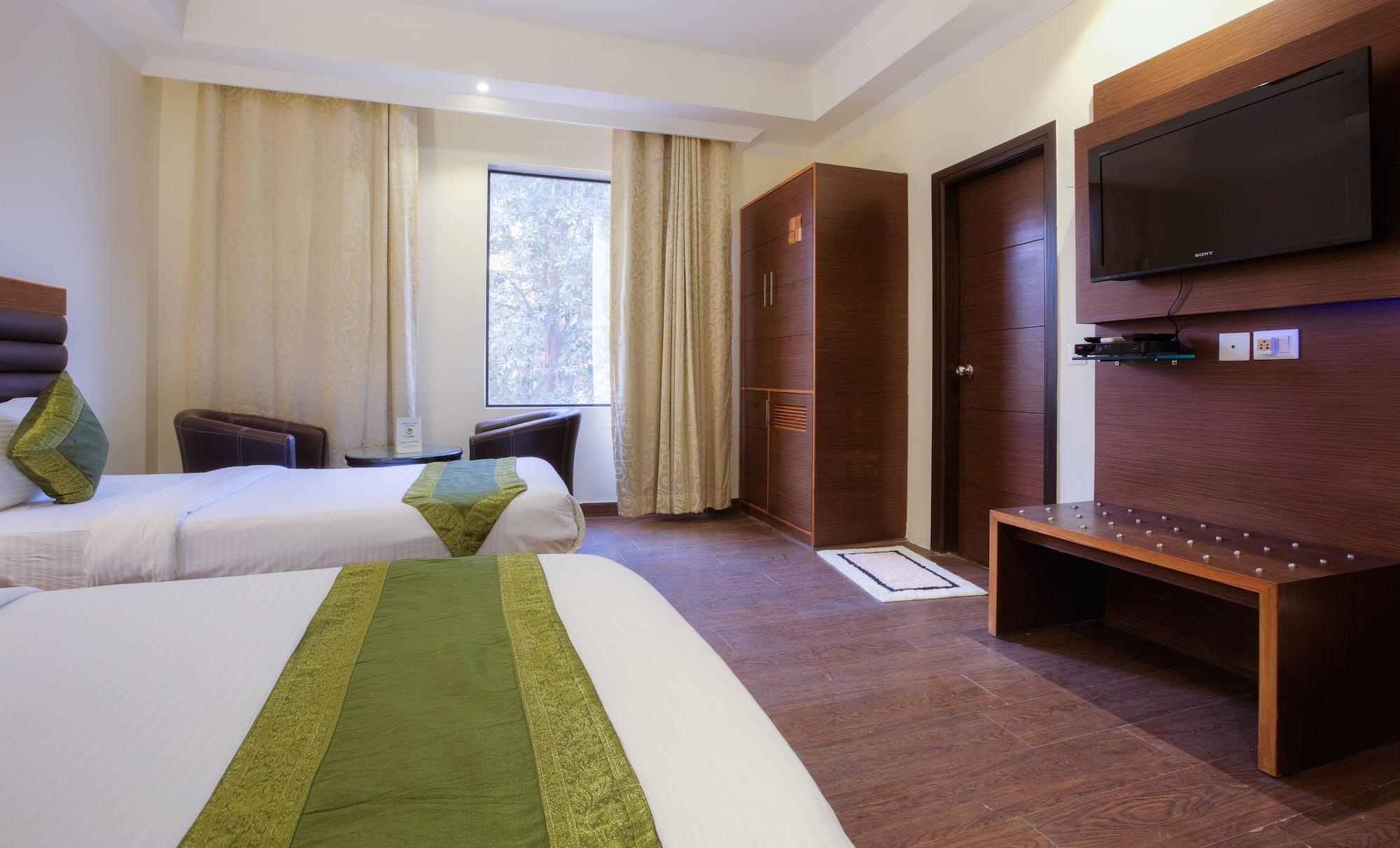 Treebo White Castle, Gurgaon Hotel ภายนอก รูปภาพ