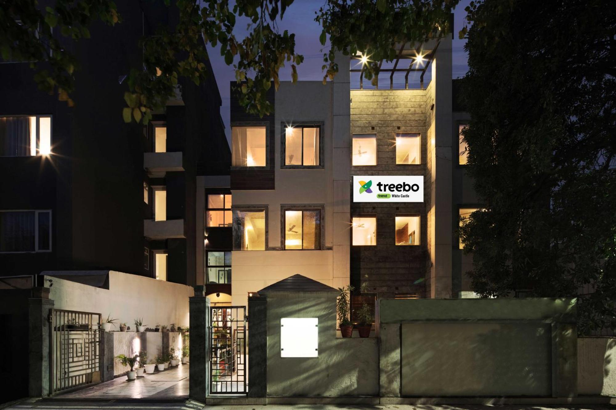 Treebo White Castle, Gurgaon Hotel ภายนอก รูปภาพ