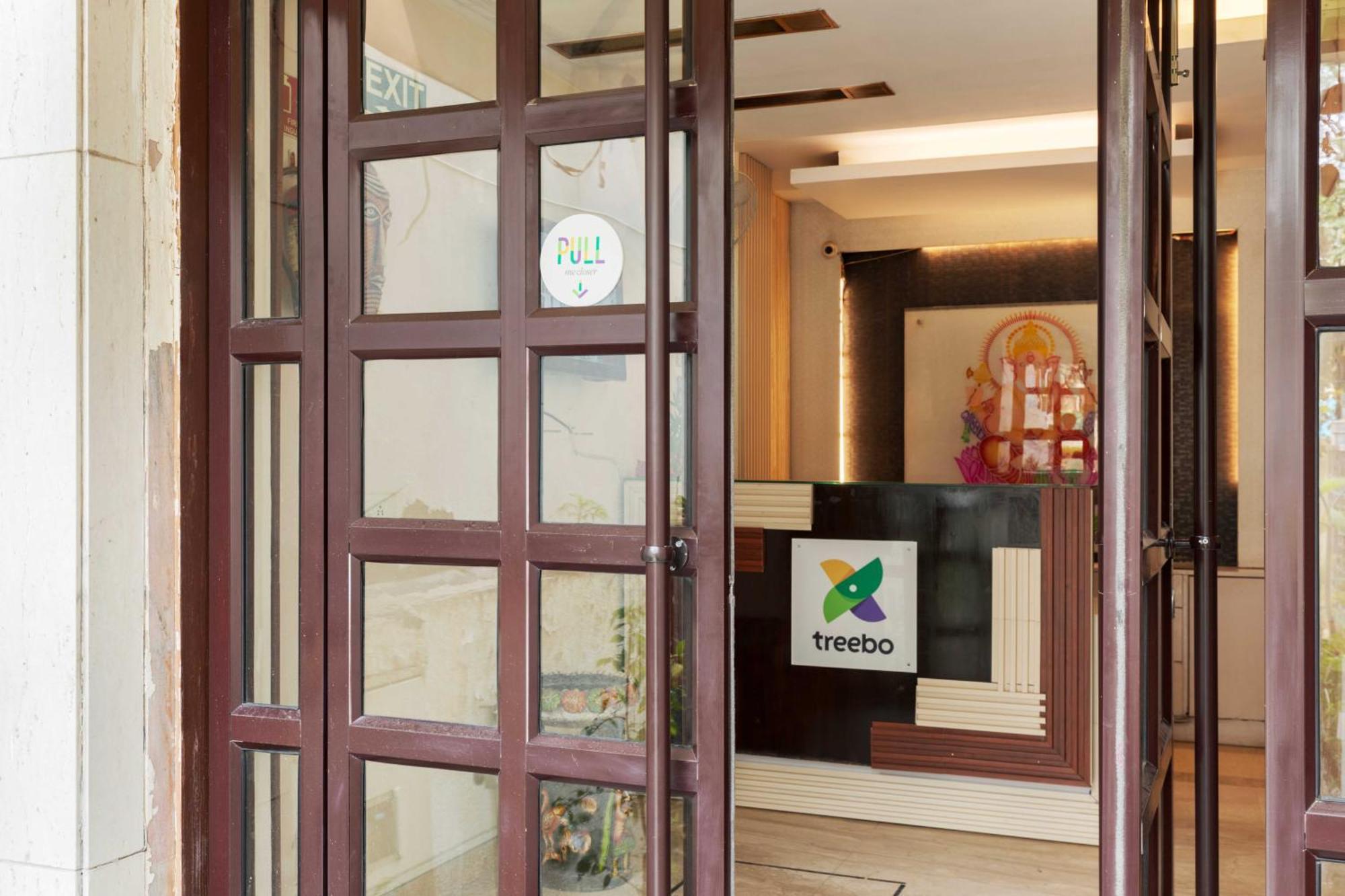Treebo White Castle, Gurgaon Hotel ภายนอก รูปภาพ