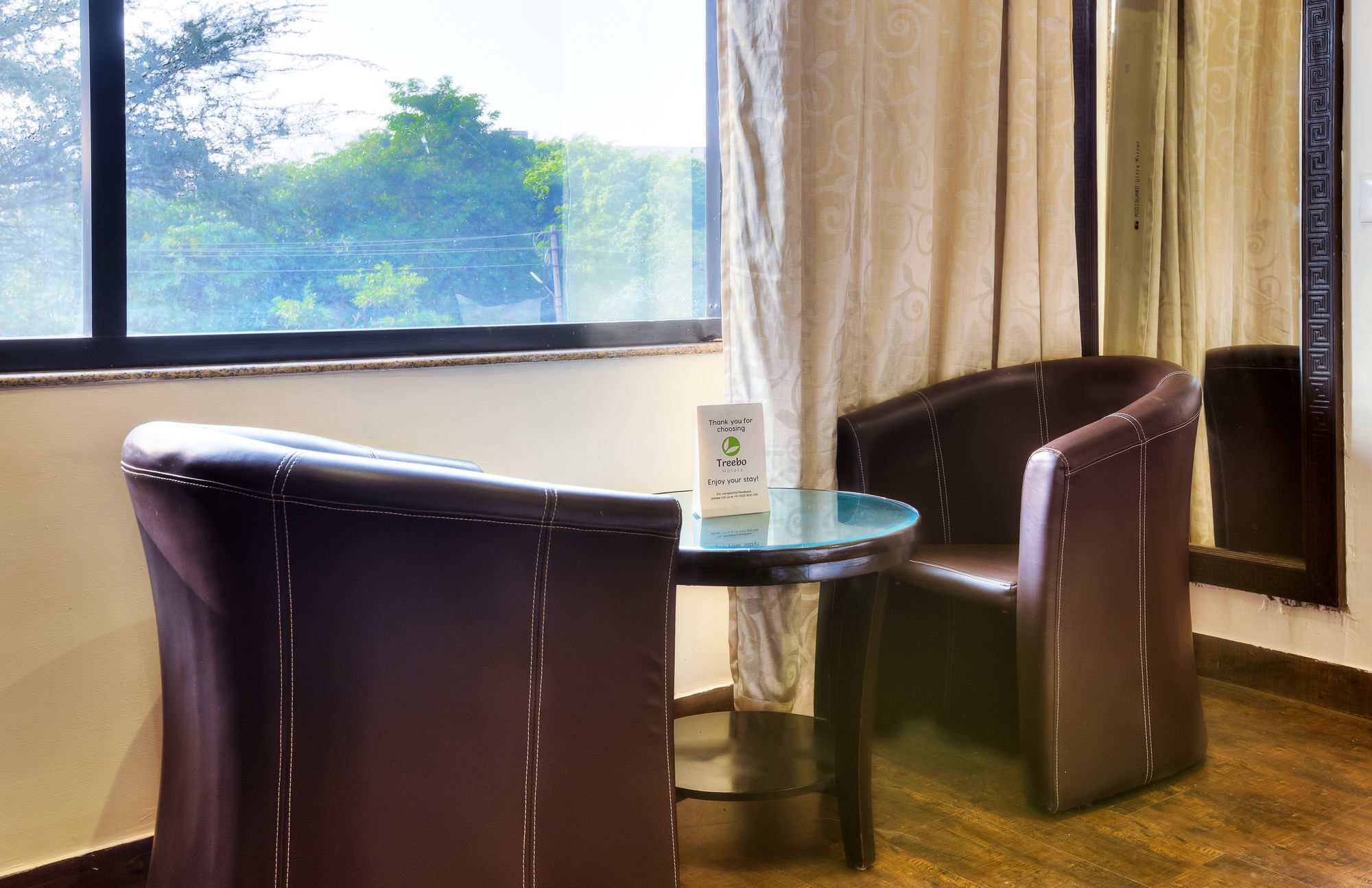 Treebo White Castle, Gurgaon Hotel ภายนอก รูปภาพ